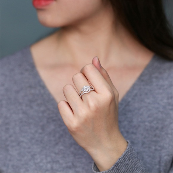 925 Silver Round Cubic Zirconia Engagement Ring 💍 - Picture 4 of 5